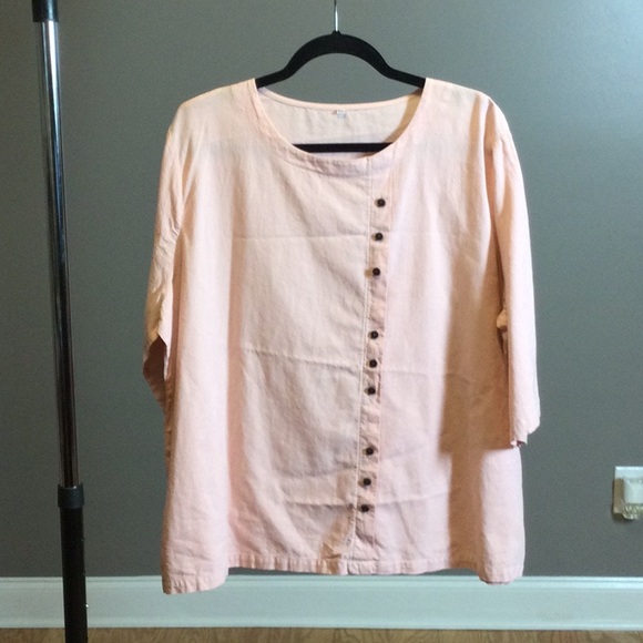 5X Peach Pull Over Diagonal Button Top - Picture 1 of 14